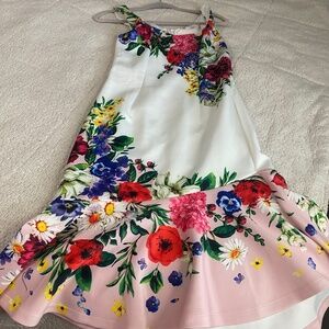 NWOT VENUS FLORAL DRESS MEDIUM